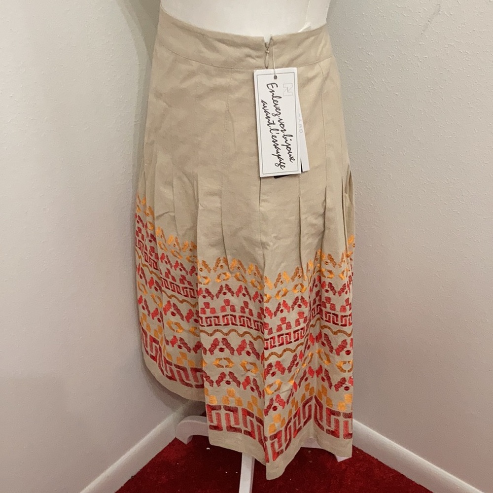 NWT Nygard Tan + Red & Orange Embroidered Design Midi Skirt Size 16 - Picture 3 of 12